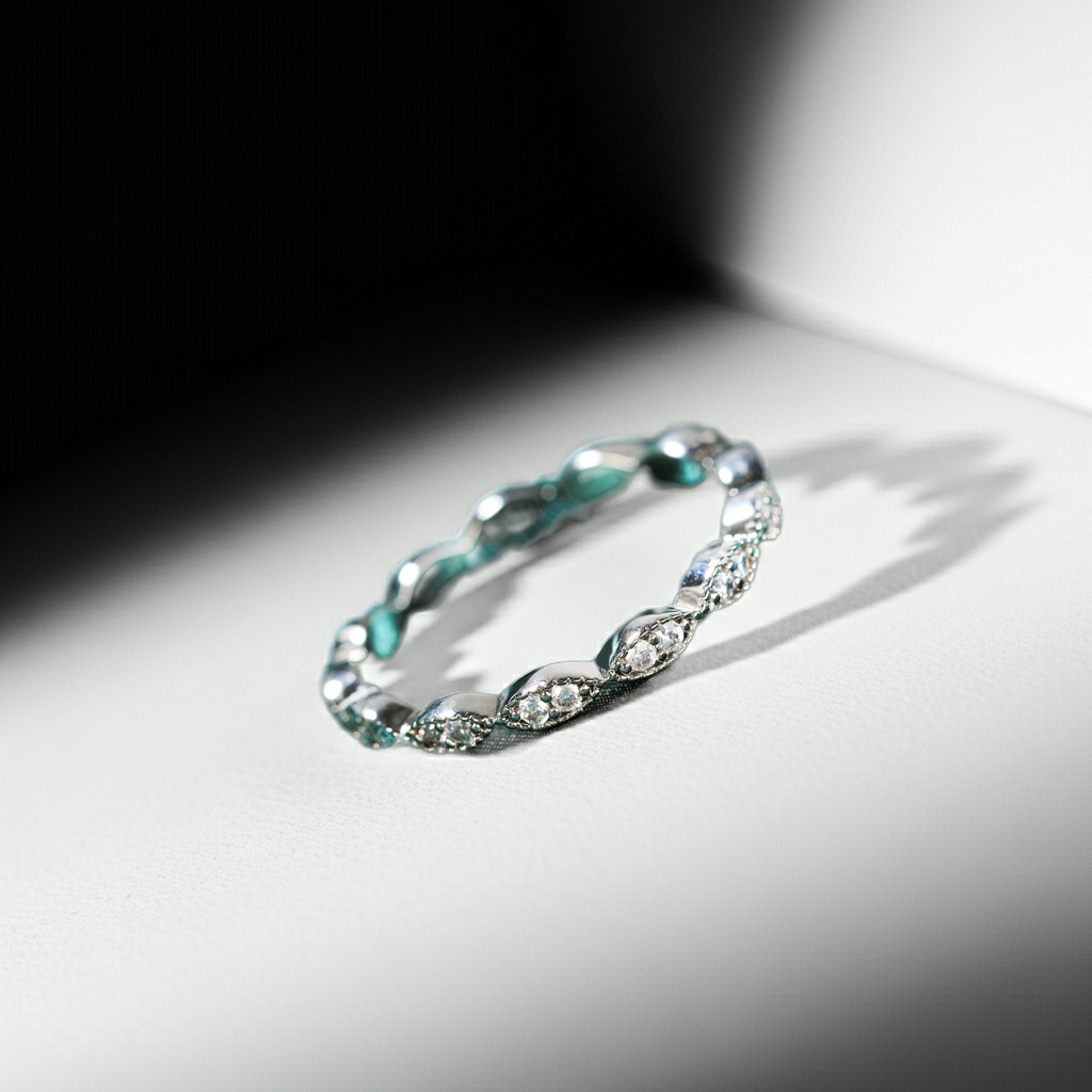 Oval women Crystal-look Engagement Wedding Band